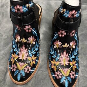 Embroidered Black Floral Women's Shoes